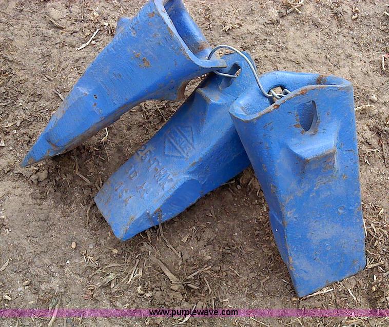 image for item 1849 (11) miscellaneous fertilizer knives and points