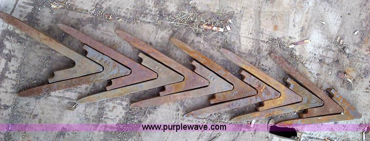 image for item 1849 (11) miscellaneous fertilizer knives and points