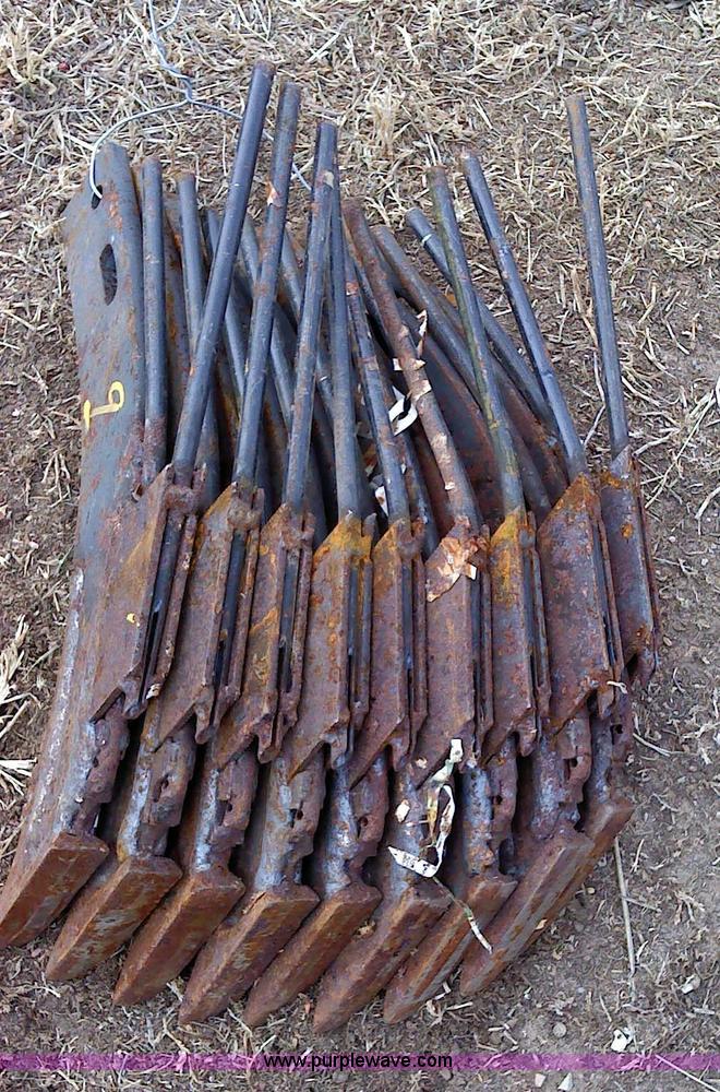 image for item 1849 (11) miscellaneous fertilizer knives and points