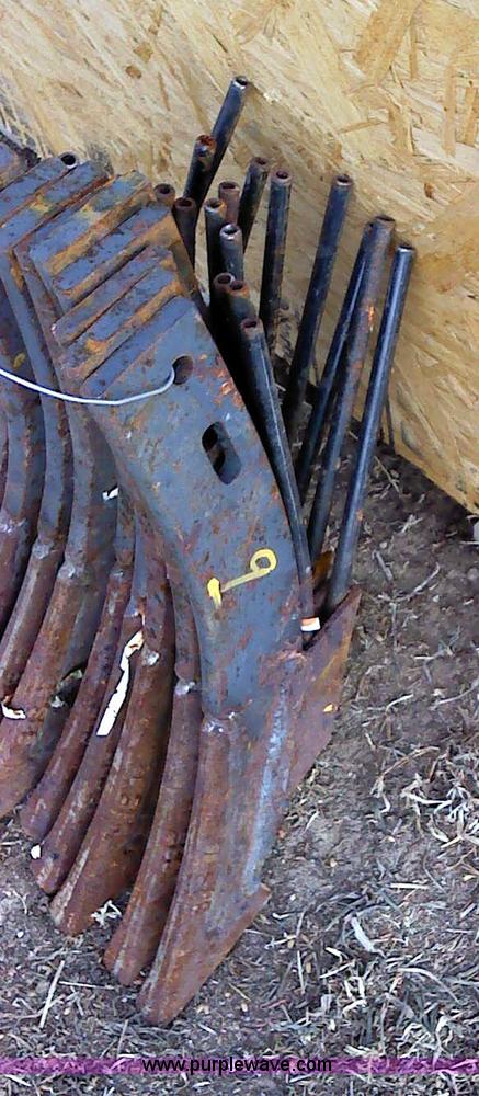 image for item 1849 (11) miscellaneous fertilizer knives and points