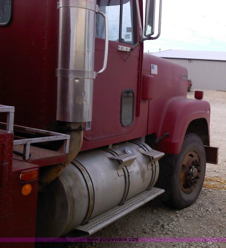 image for item 1850 1976 International 4300 tandem axle truck