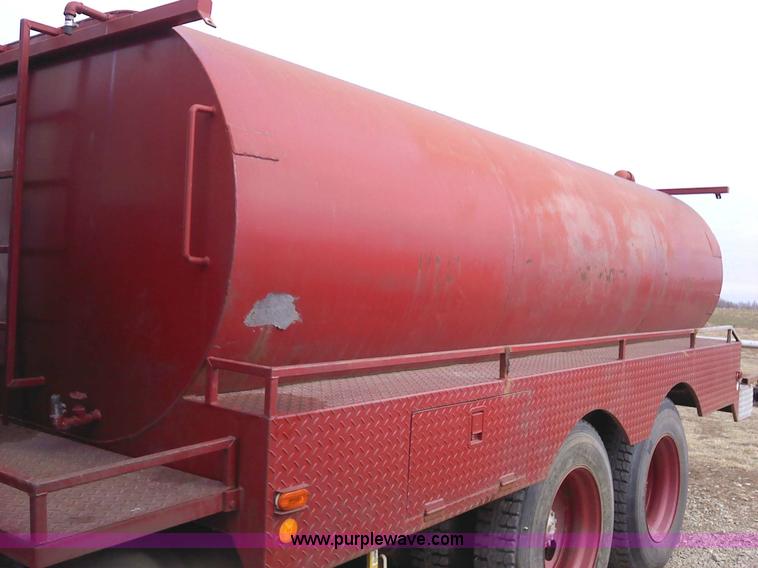 image for item 1850 1976 International 4300 tandem axle truck