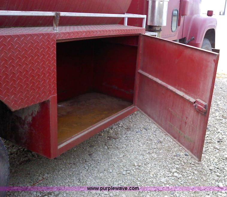 image for item 1850 1976 International 4300 tandem axle truck