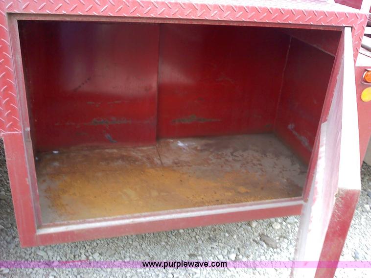 image for item 1850 1976 International 4300 tandem axle truck