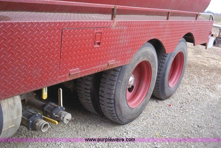 image for item 1850 1976 International 4300 tandem axle truck