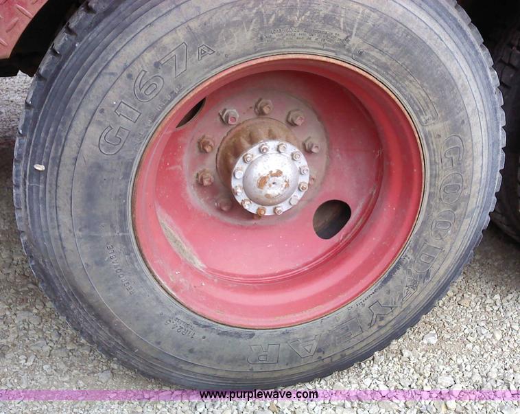 image for item 1850 1976 International 4300 tandem axle truck