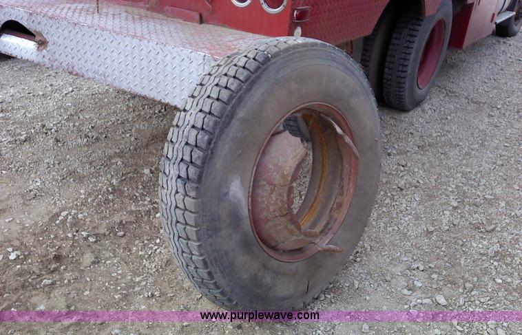 image for item 1850 1976 International 4300 tandem axle truck