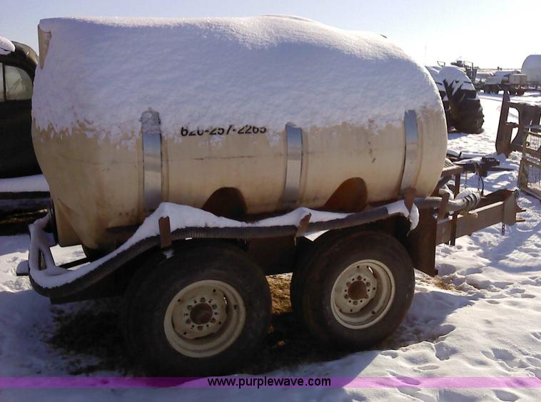 image for item 1853 Wylie 1,000 gallon nurse tank