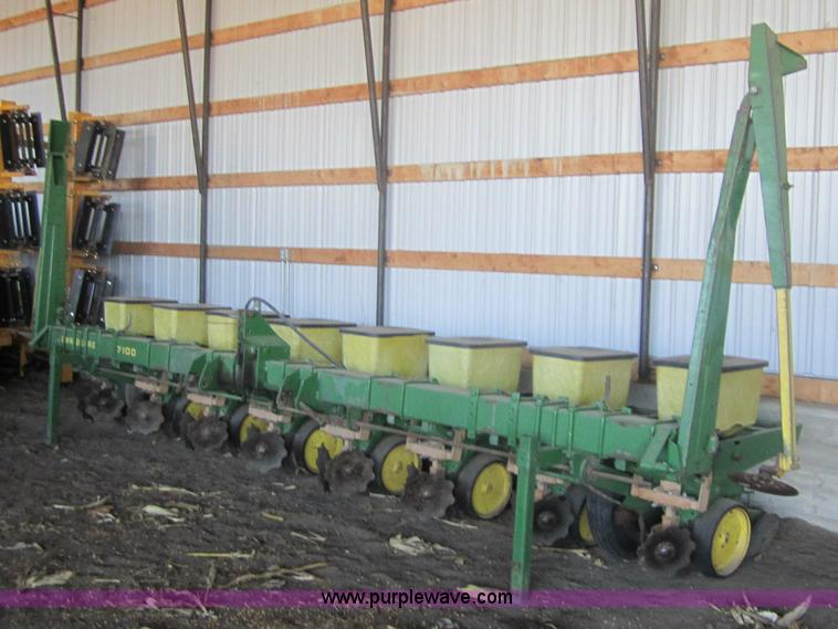 image for item 3030 1978 John Deere 7100 eight row planter