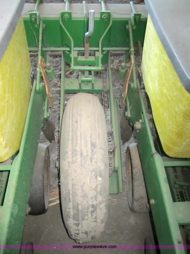 image for item 3030 1978 John Deere 7100 eight row planter