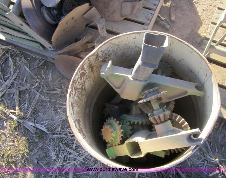 image for item 3030 1978 John Deere 7100 eight row planter