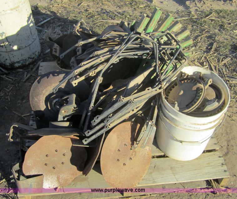 image for item 3030 1978 John Deere 7100 eight row planter