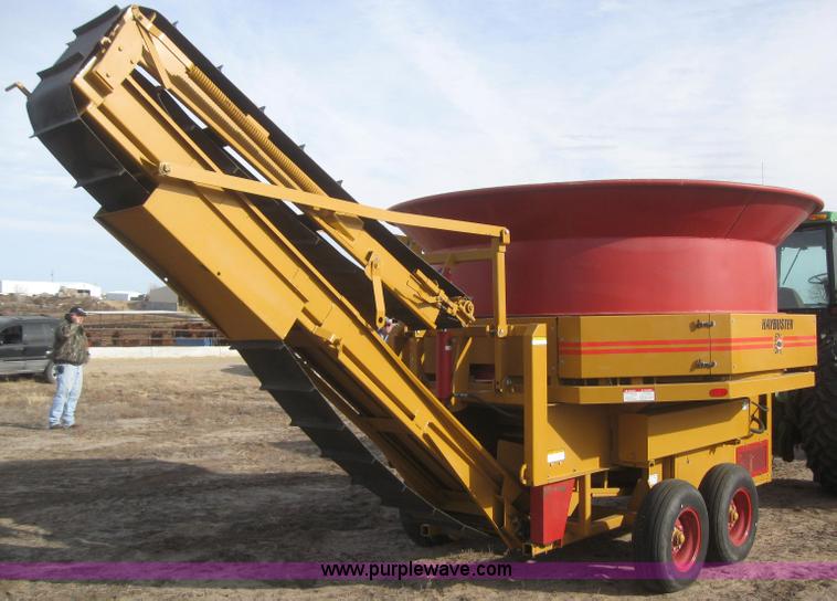 image for item 3141 HayBuster H1100 tilt tub grinder