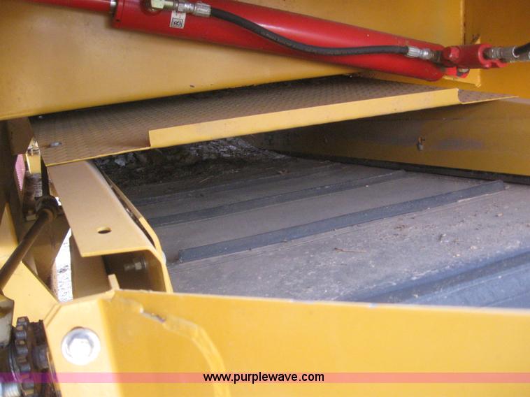 image for item 3141 HayBuster H1100 tilt tub grinder