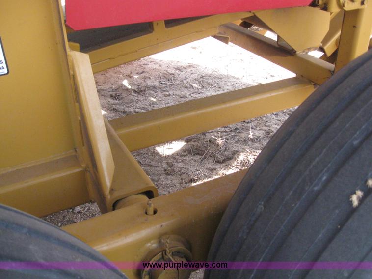 image for item 3141 HayBuster H1100 tilt tub grinder