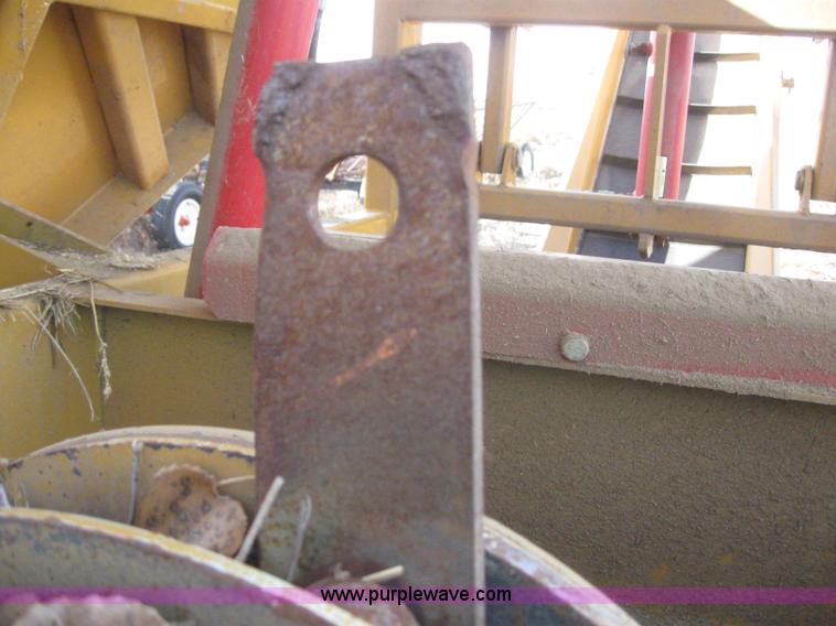 image for item 3141 HayBuster H1100 tilt tub grinder