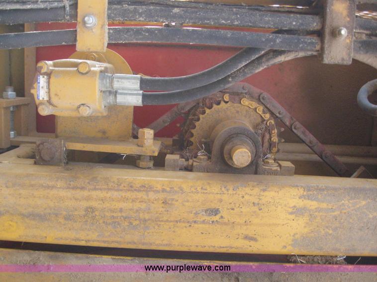 image for item 3141 HayBuster H1100 tilt tub grinder