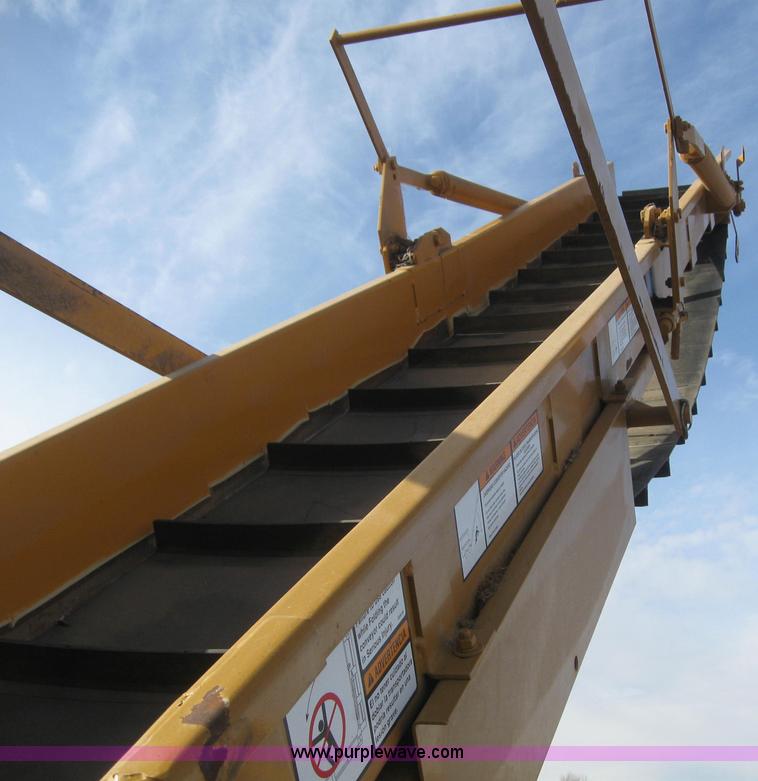 image for item 3141 HayBuster H1100 tilt tub grinder