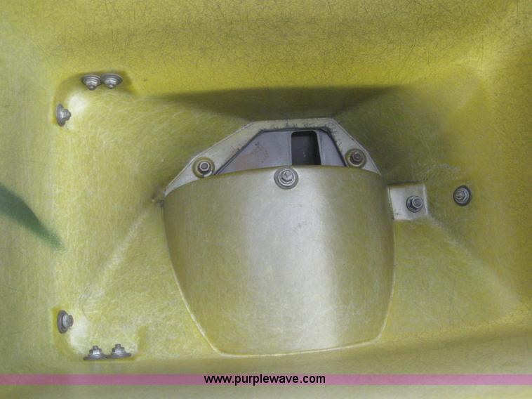 image for item 3143 John Deere 7100 eight row planter