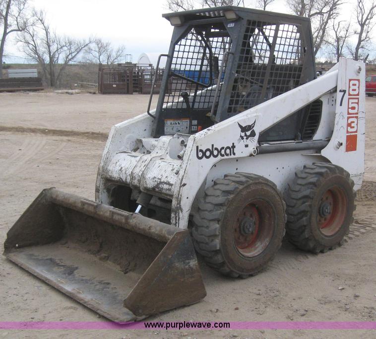 image for item 3145 Bobcat 853 skid steer