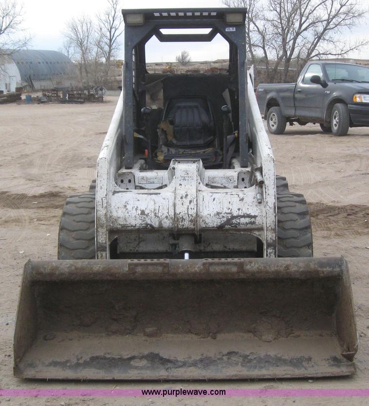 image for item 3145 Bobcat 853 skid steer
