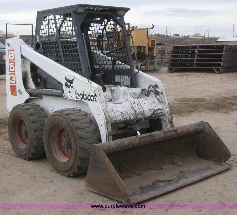 image for item 3145 Bobcat 853 skid steer