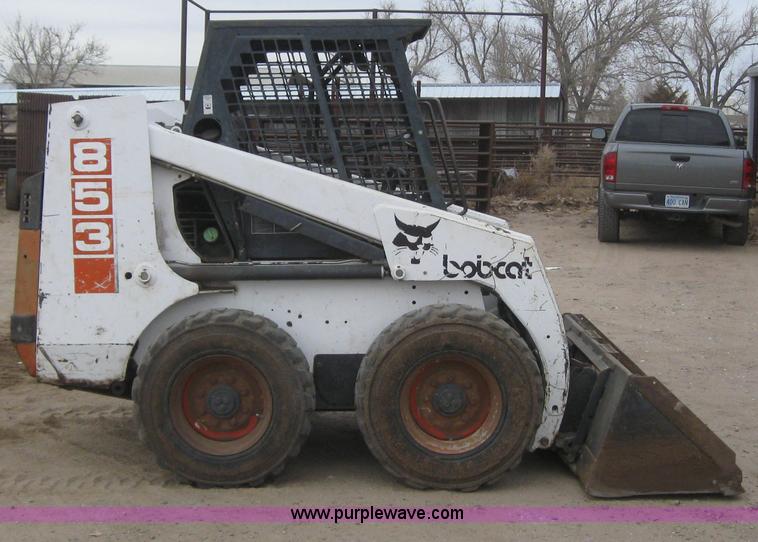 image for item 3145 Bobcat 853 skid steer