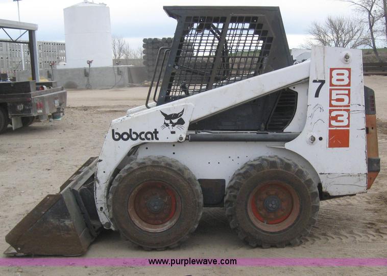 image for item 3145 Bobcat 853 skid steer