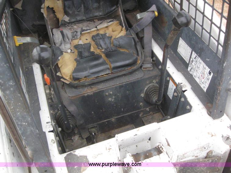 image for item 3145 Bobcat 853 skid steer