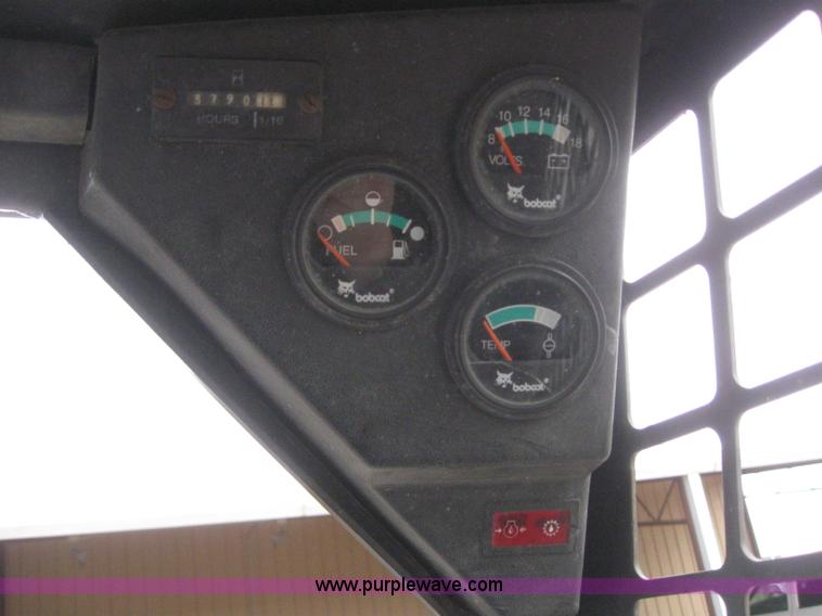 image for item 3145 Bobcat 853 skid steer