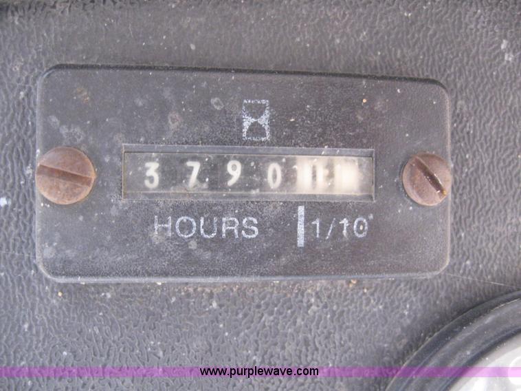 image for item 3145 Bobcat 853 skid steer