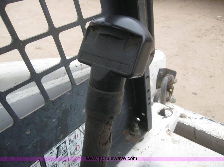 image for item 3145 Bobcat 853 skid steer