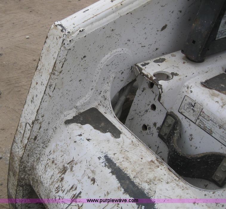 image for item 3145 Bobcat 853 skid steer