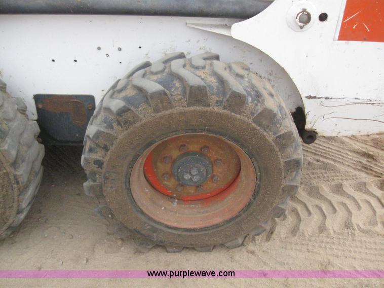 image for item 3145 Bobcat 853 skid steer