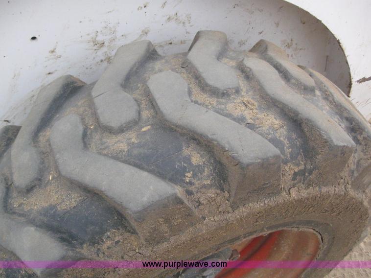 image for item 3145 Bobcat 853 skid steer