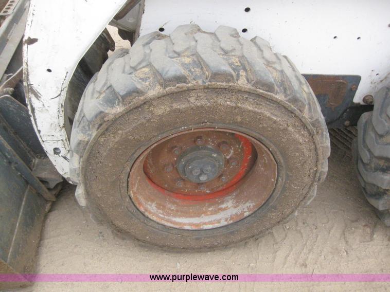 image for item 3145 Bobcat 853 skid steer
