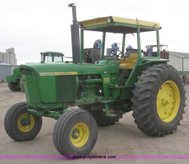image for item 3147 1974 John Deere 4320 tractor