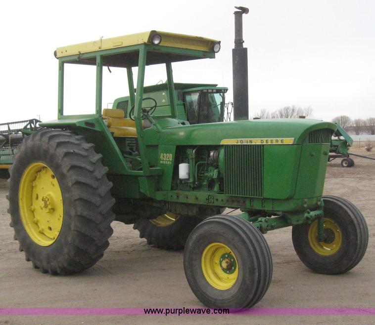 image for item 3147 1974 John Deere 4320 tractor