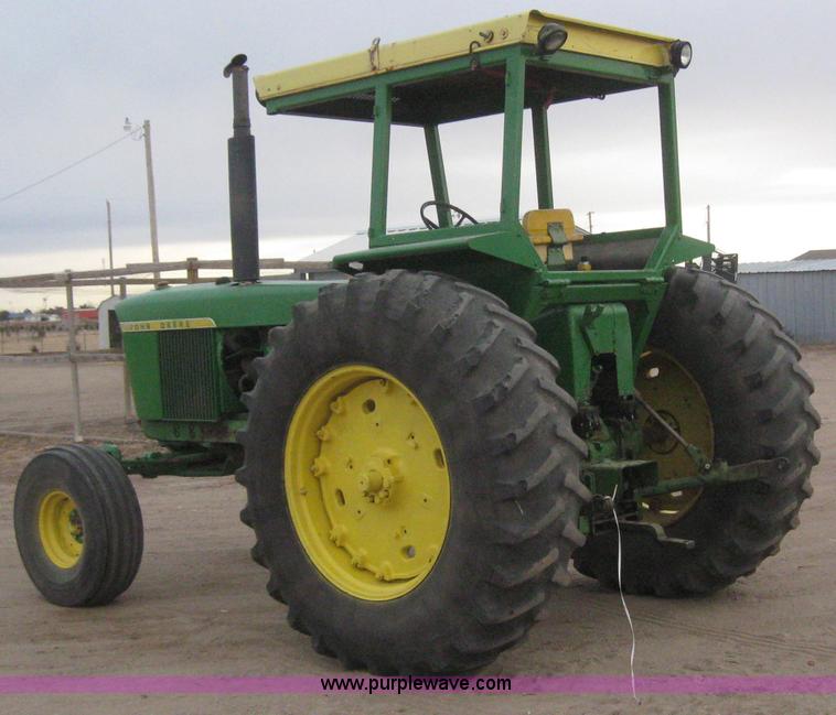 image for item 3147 1974 John Deere 4320 tractor
