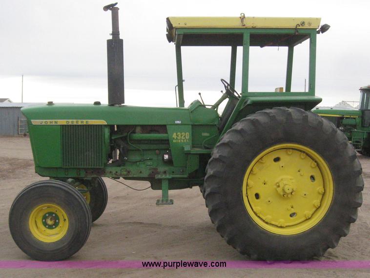 image for item 3147 1974 John Deere 4320 tractor