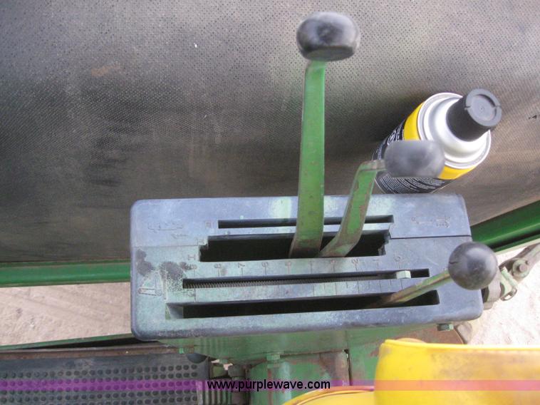 image for item 3147 1974 John Deere 4320 tractor