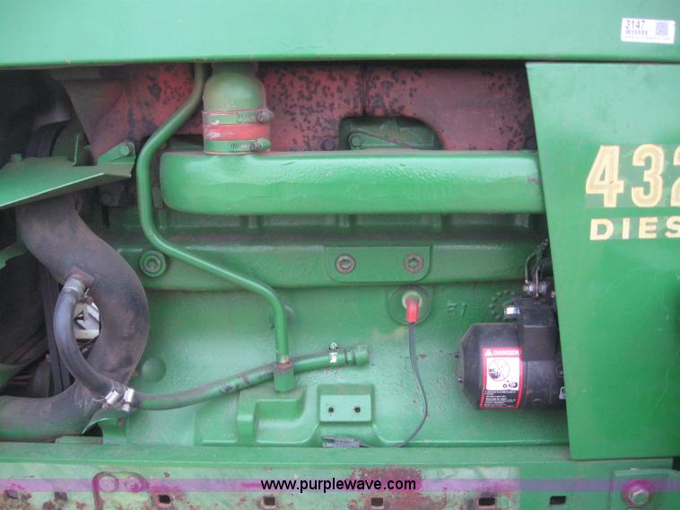 image for item 3147 1974 John Deere 4320 tractor