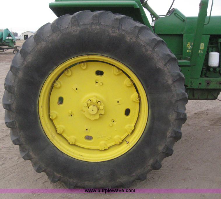 image for item 3147 1974 John Deere 4320 tractor