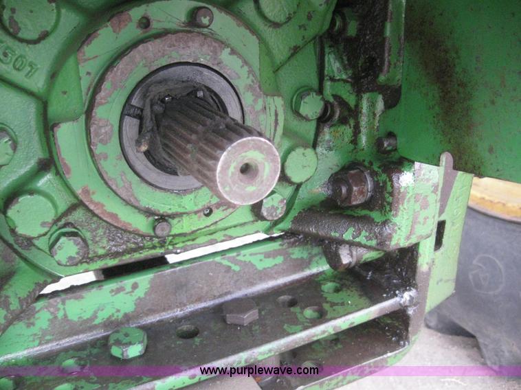 image for item 3147 1974 John Deere 4320 tractor