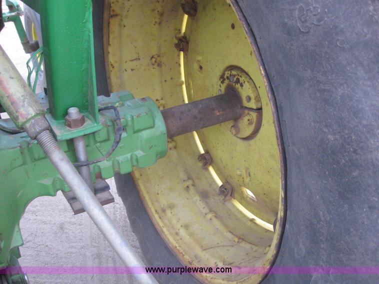 image for item 3147 1974 John Deere 4320 tractor