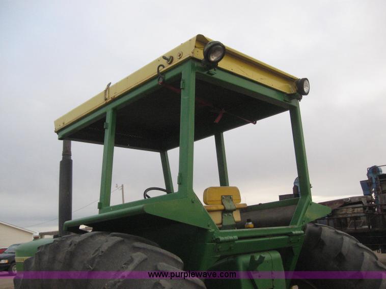image for item 3147 1974 John Deere 4320 tractor