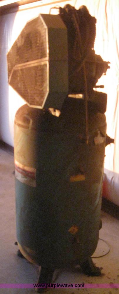 image for item 3148 Champion VR5-8UP air compressor