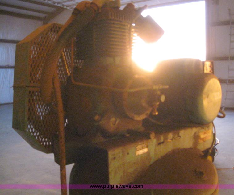 image for item 3148 Champion VR5-8UP air compressor