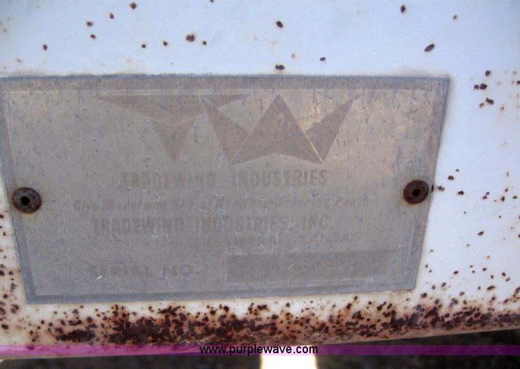 image for item 3155 1974 Ford F-700 grain truck