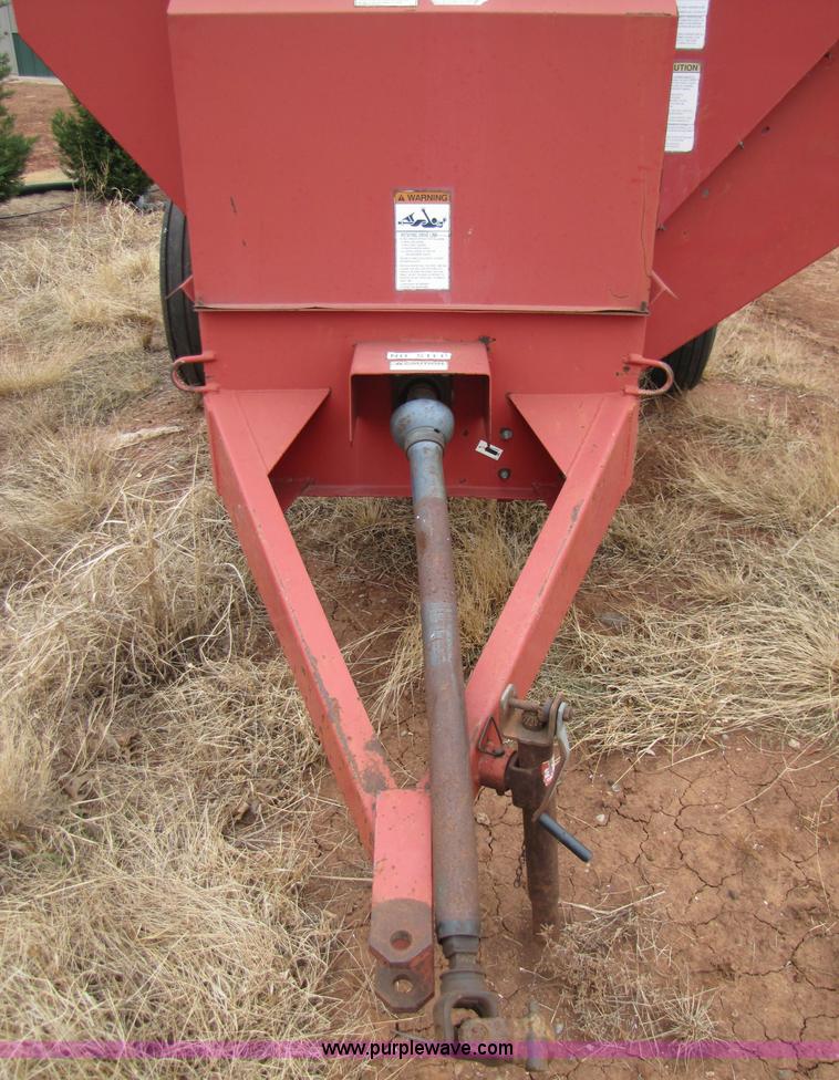 image for item 3514 Gehl 7190 feed wagon